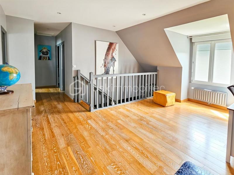 Pavillon - 150 m² - 6 pièces