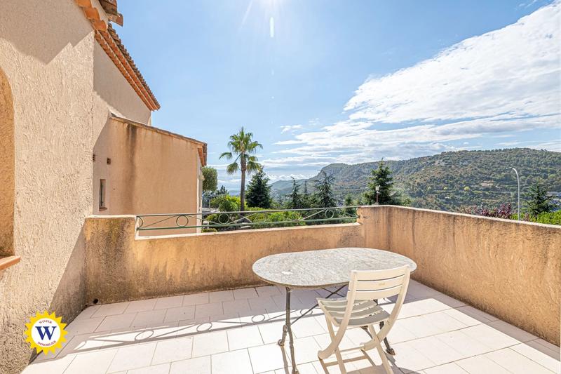 Villa - 220 m² - 6 pièces