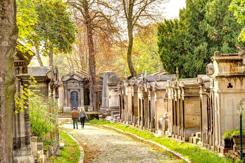 Visite-enquête au coeur du cimetière du Père Lachaise avec un comédien