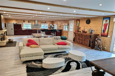 Châlet - 206 m² - 6 pièces