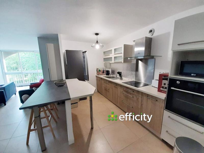 Appartement - 110 m² - 6 pièces