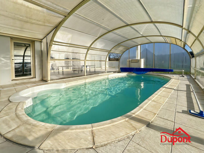 Maison - 210 m² - 9 pièces