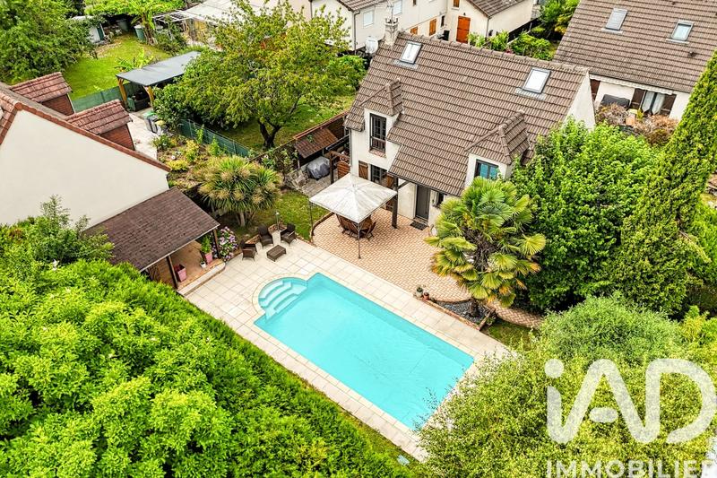 Maison - 106 m² - 6 pièces