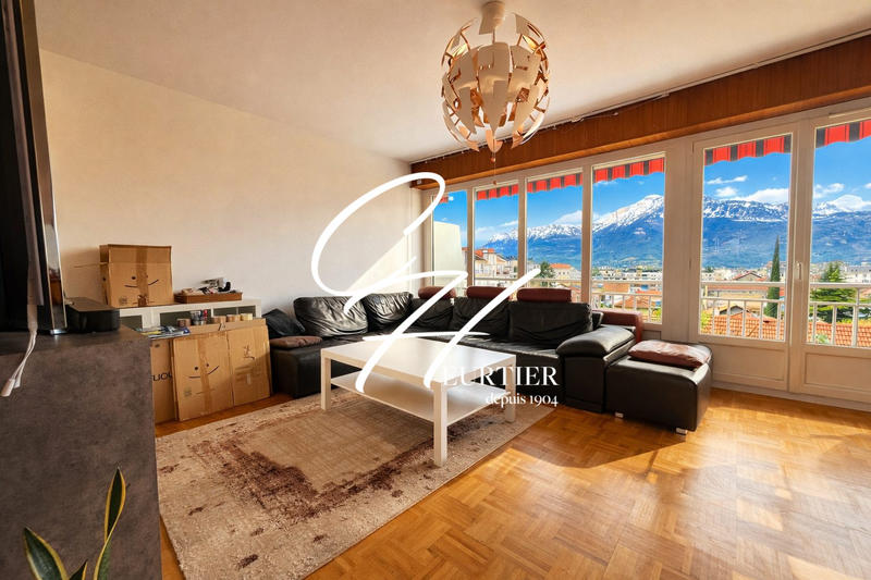 Appartement - 98 m² - 4 pièces