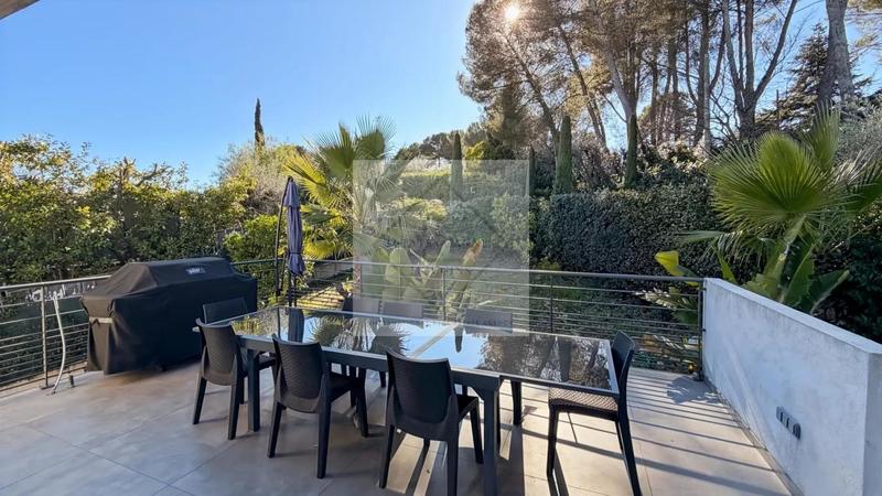 Villa - 170 m² - 6 pièces