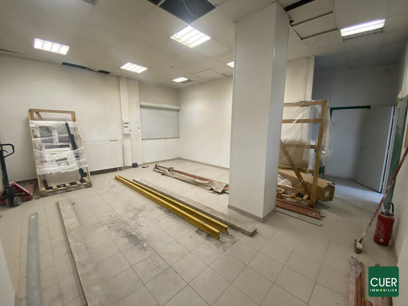 Local commercial - 110 m² - 3 pièces