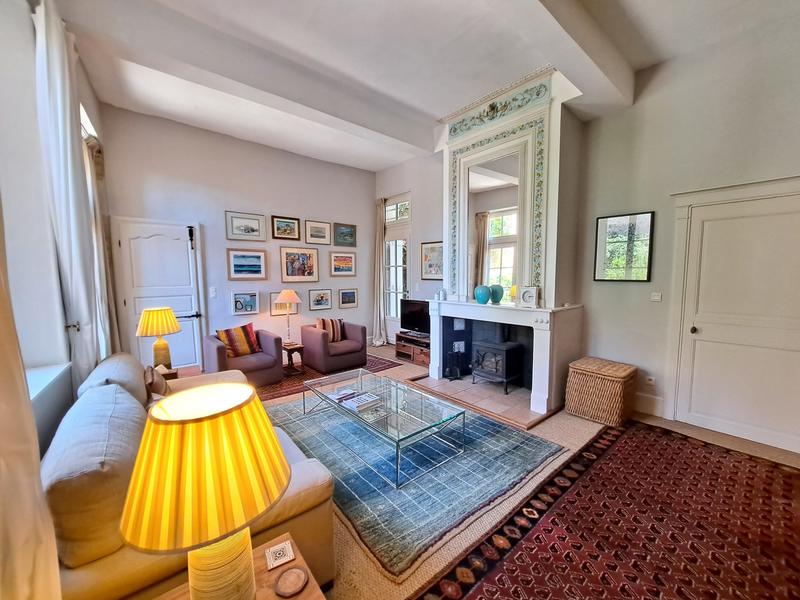 Maison - 554 m² - 13 pièces