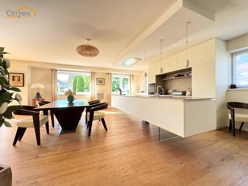 Maison - 200 m² - 6 pièces