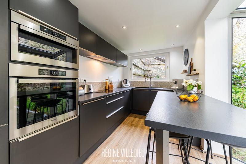 Maison - 167 m² - 8 pièces