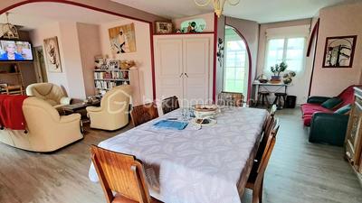 Maison traditionnelle - 135 m² - 7 pièces