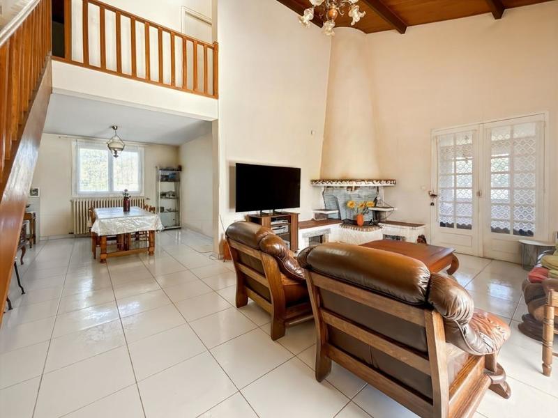 Maison - 200 m² - 7 pièces