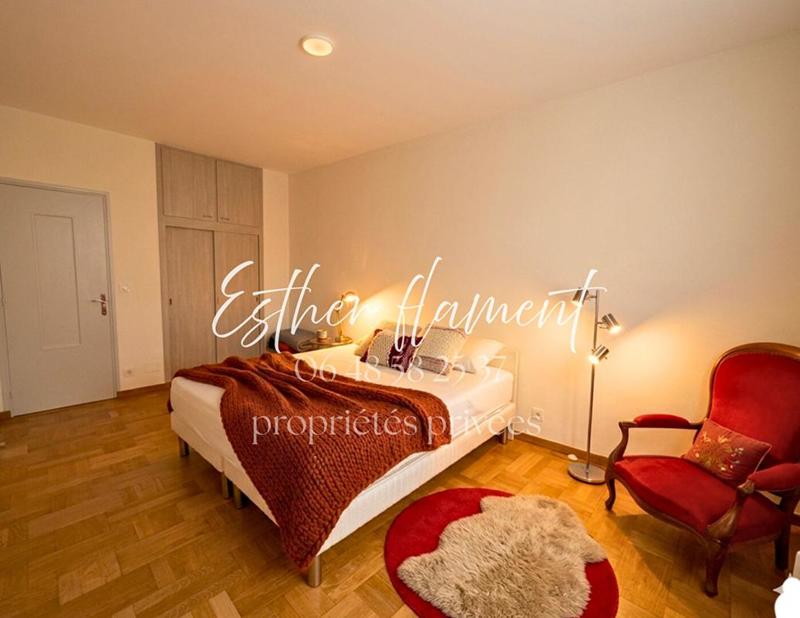 Propriété - 351 m² - 10 pièces