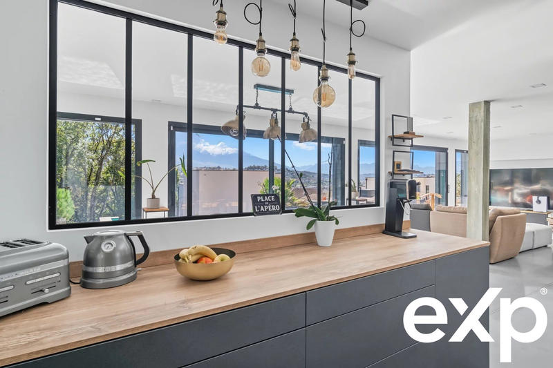 Maison - 160 m² - 6 pièces