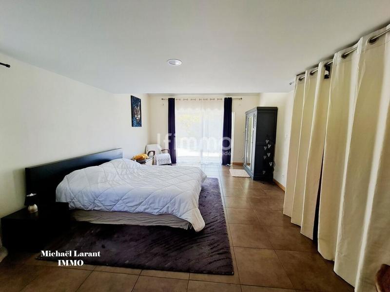 Propriété - 484 m² - 7 pièces