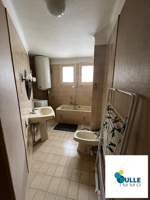 Appartement - 80 m² - 4 pièces