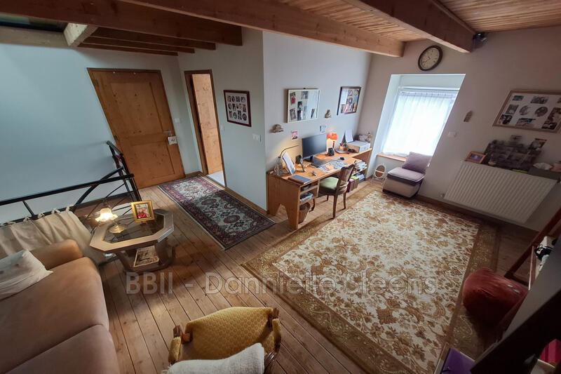 Maison - 200 m² - 2 pièces