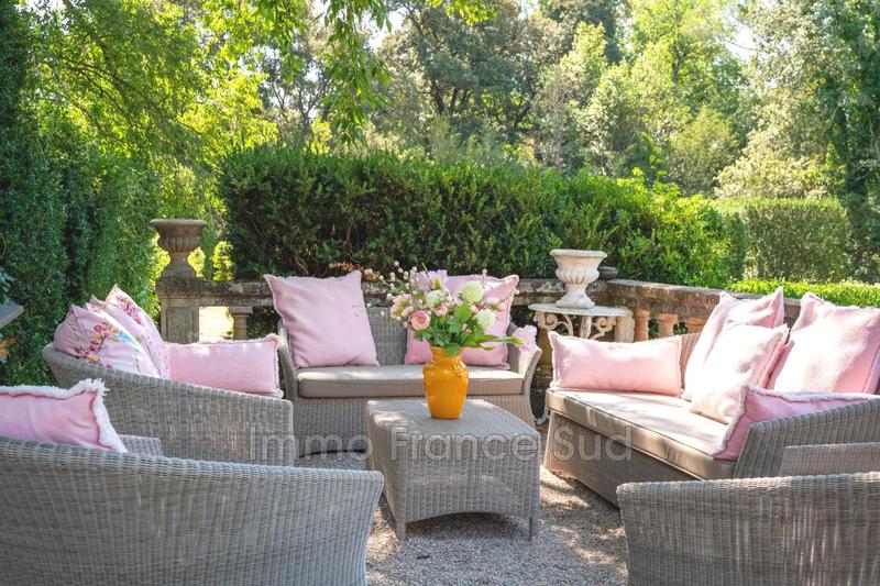 Maison - 717 m² - 19 pièces