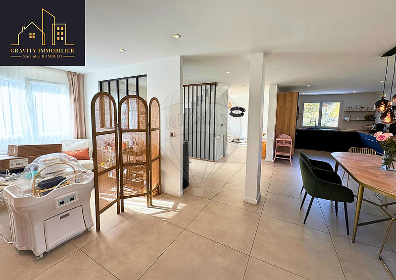 Maison - 190 m² - 6 pièces