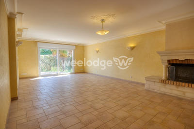 Maison - 218 m² - 6 pièces