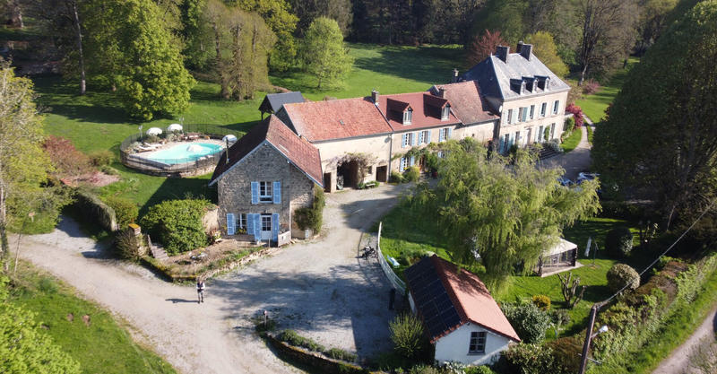 Château - 614 m² - 21 pièces