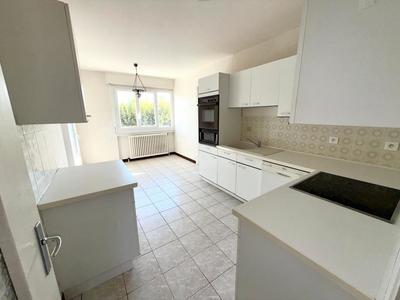 Appartement - 100 m² - 4 pièces