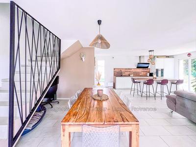 Villa - 140 m² - 5 pièces