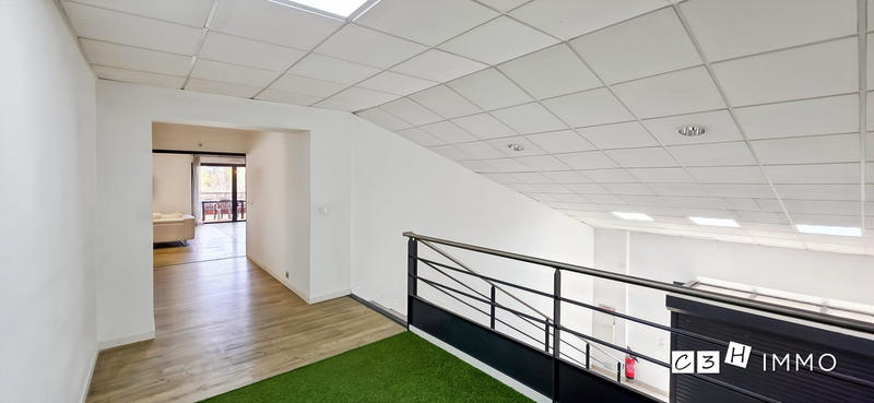 Appartement - 233 m² - 6 pièces