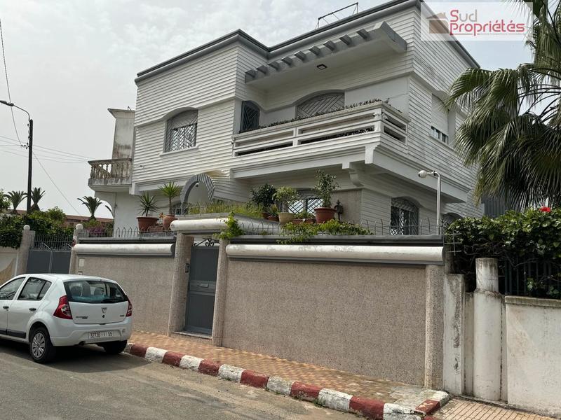 Villa - 400 m² - 12 pièces