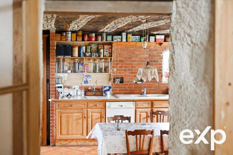 Demeure - 301 m² - 7 pièces