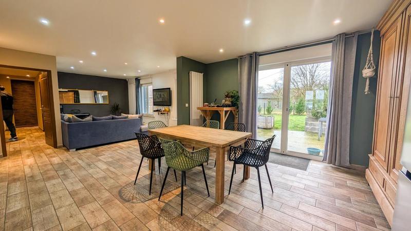 Pavillon - 1 195 m² - 6 pièces