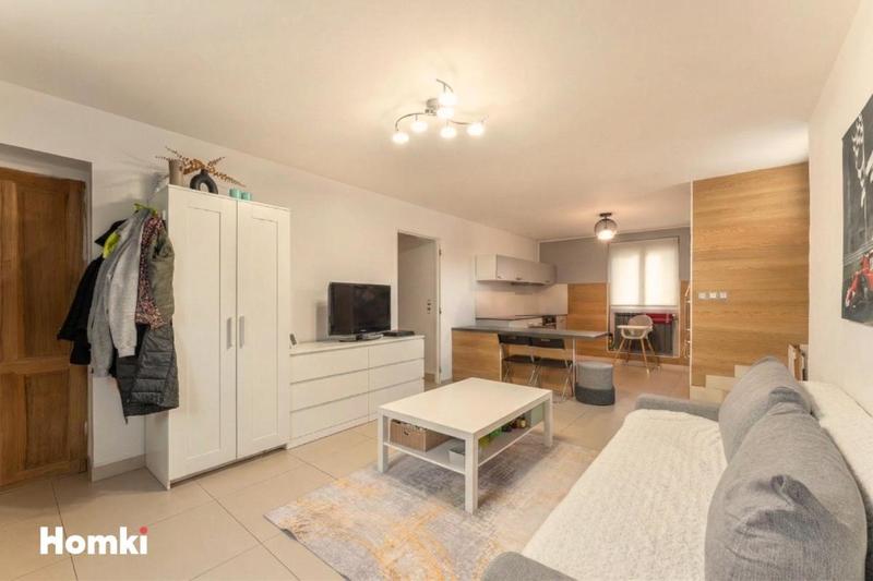 Maison - 210 m² - 6 pièces