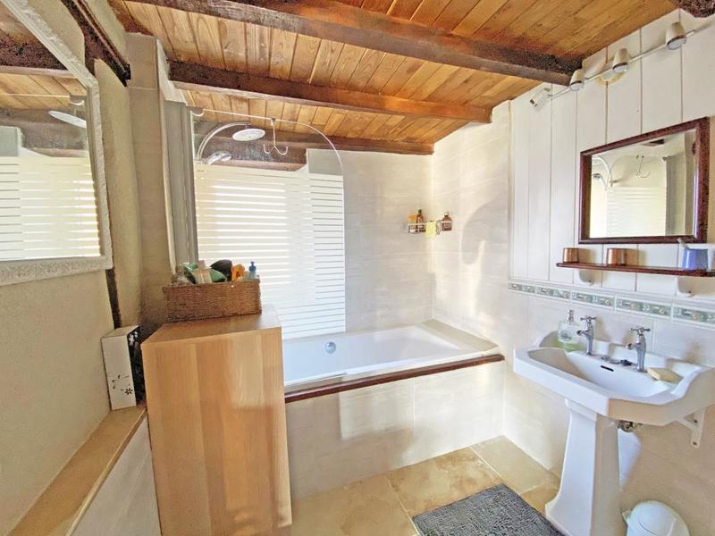 Maison en pierre - 232 m² - 7 pièces