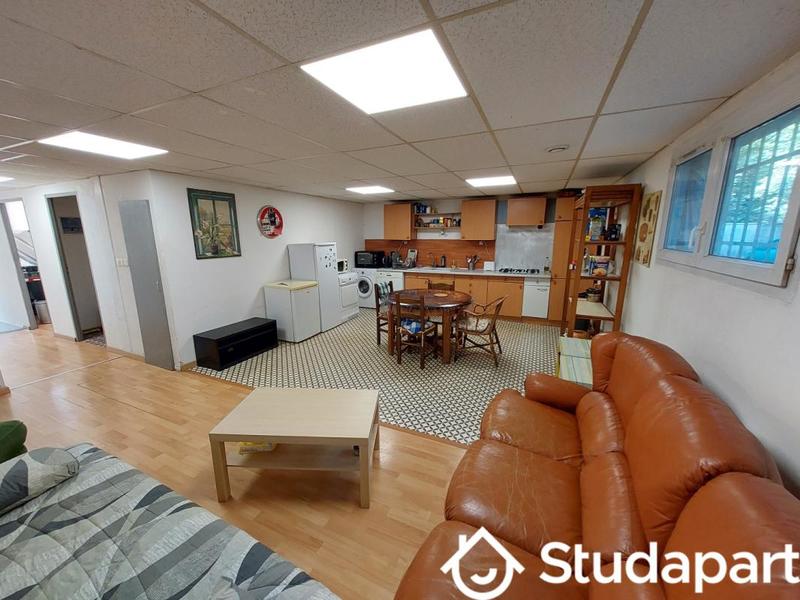 Chambre - 12 m² - 1 pièce