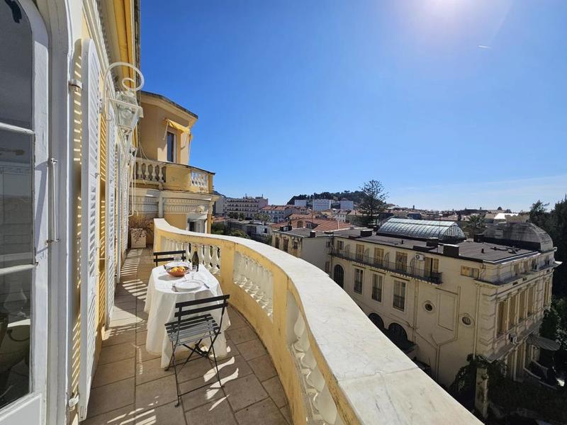 Appartement - 111 m² - 5 pièces