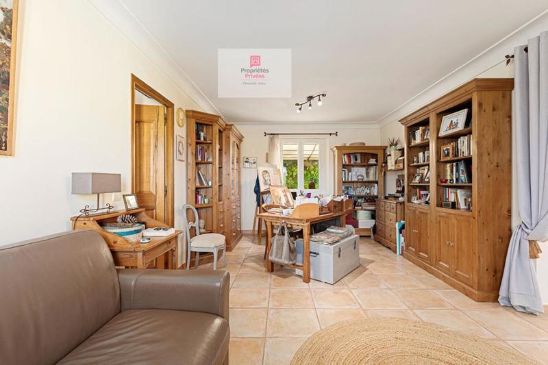 Maison - 275 m² - 8 pièces