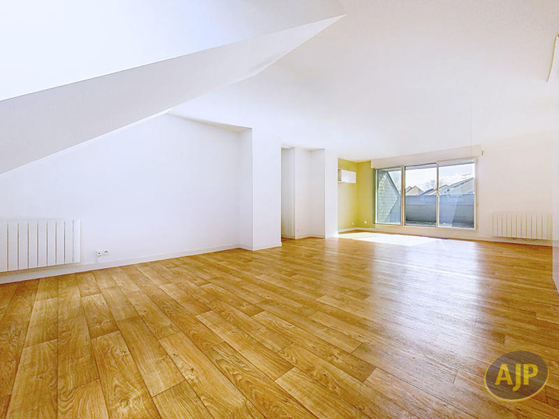 Appartement - 90 m² - 4 pièces