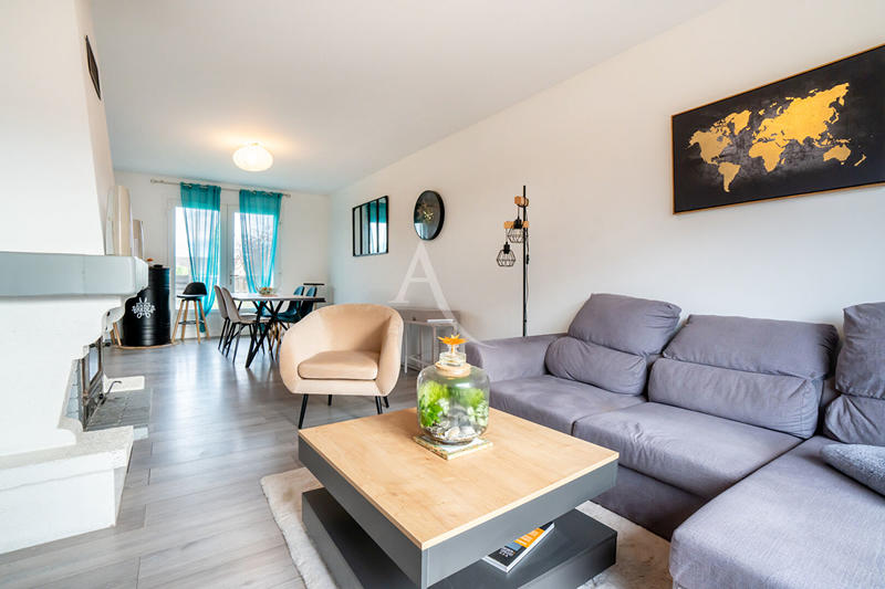 Maison - 98 m² - 5 pièces