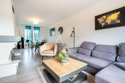 Maison - 98 m² - 5 pièces