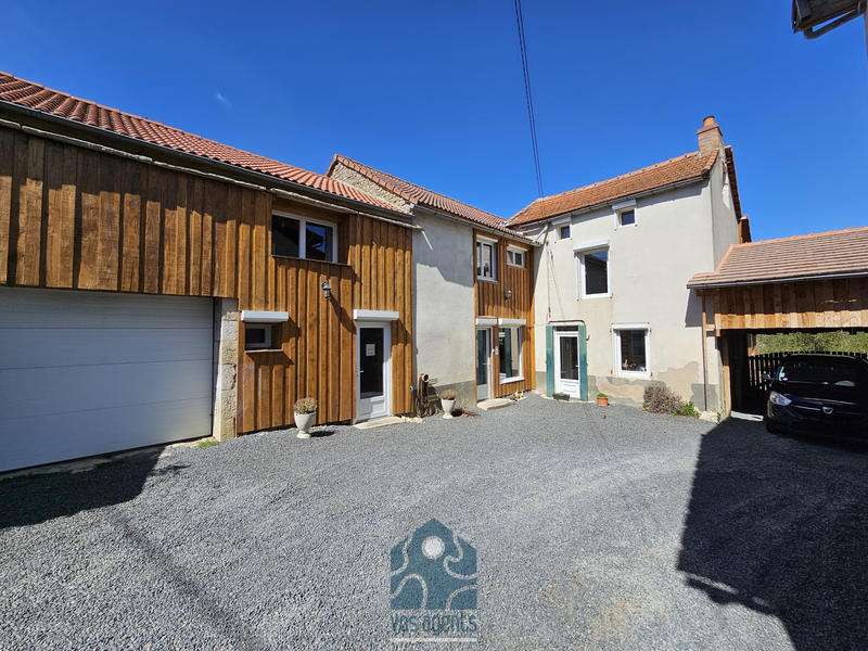 Maison - 258 m² - 9 pièces