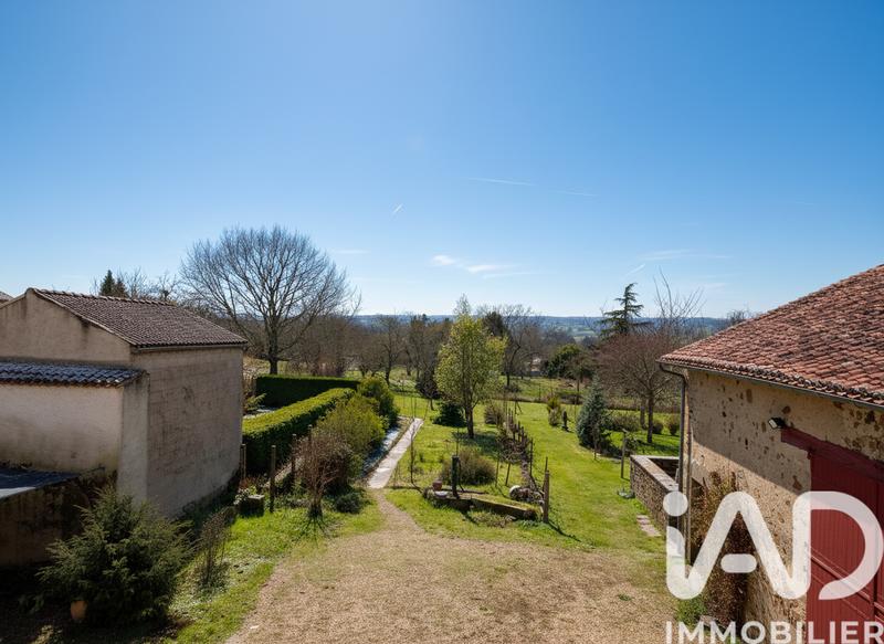 Maison - 248 m² - 8 pièces