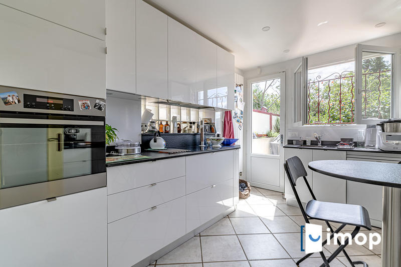 Maison - 180 m² - 6 pièces