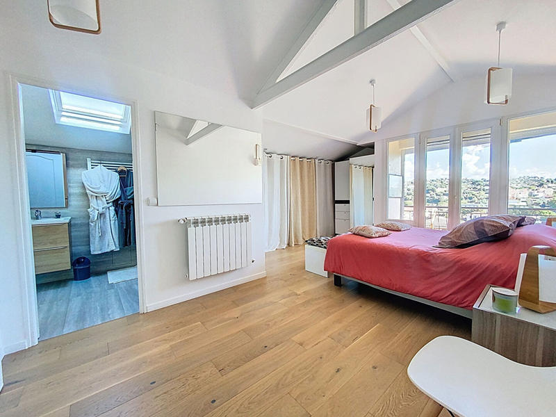 Maison - 136 m² - 4 pièces