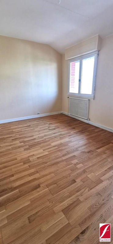 Maison traditionnelle - 76 m² - 5 pièces