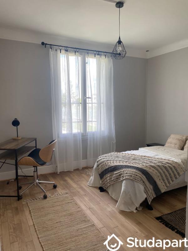 Chambre - 150 m² - 1 pièce
