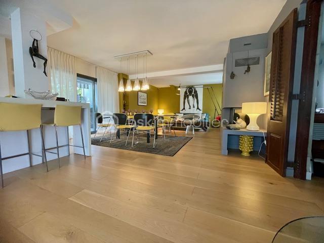 Villa - 185 m² - 6 pièces