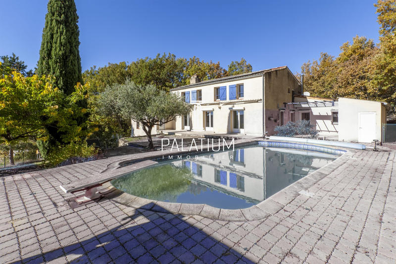 Maison - 326 m² - 9 pièces