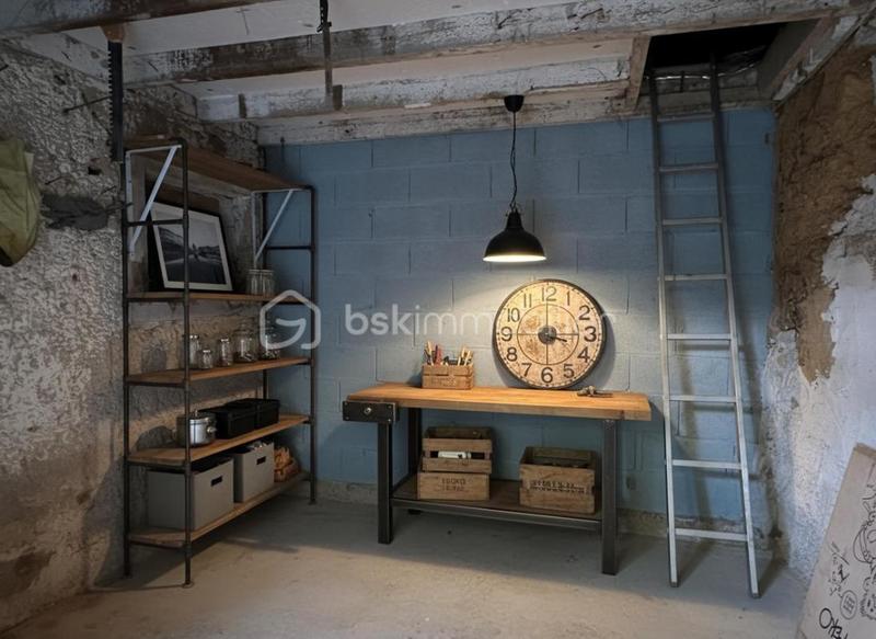 Maison - 240 m² - 10 pièces