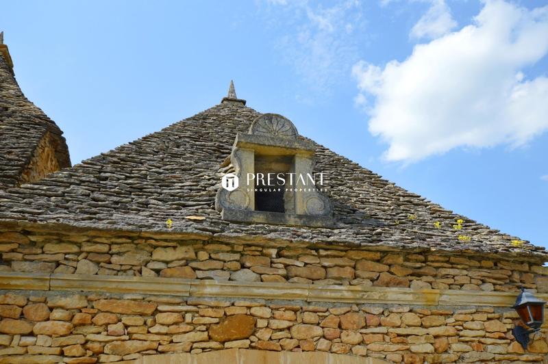 Propriété - 287 m² - 13 pièces