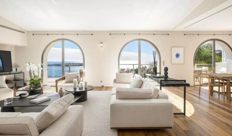 Villa - 300 m² - 10 pièces