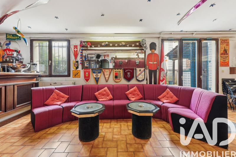 Maison - 230 m² - 9 pièces